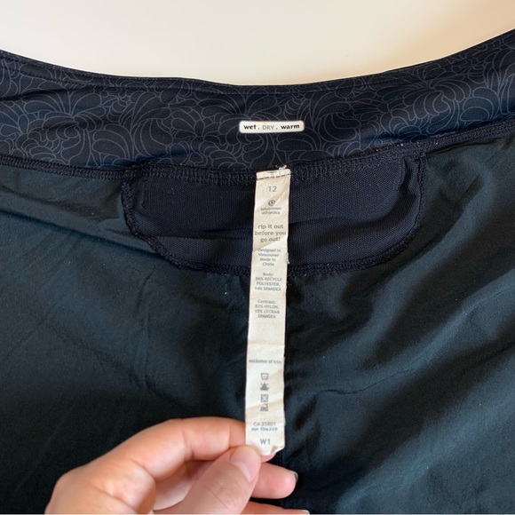 Size 12 Lululemon black drawstring waist shorts with no liner - Picture 15 of 16